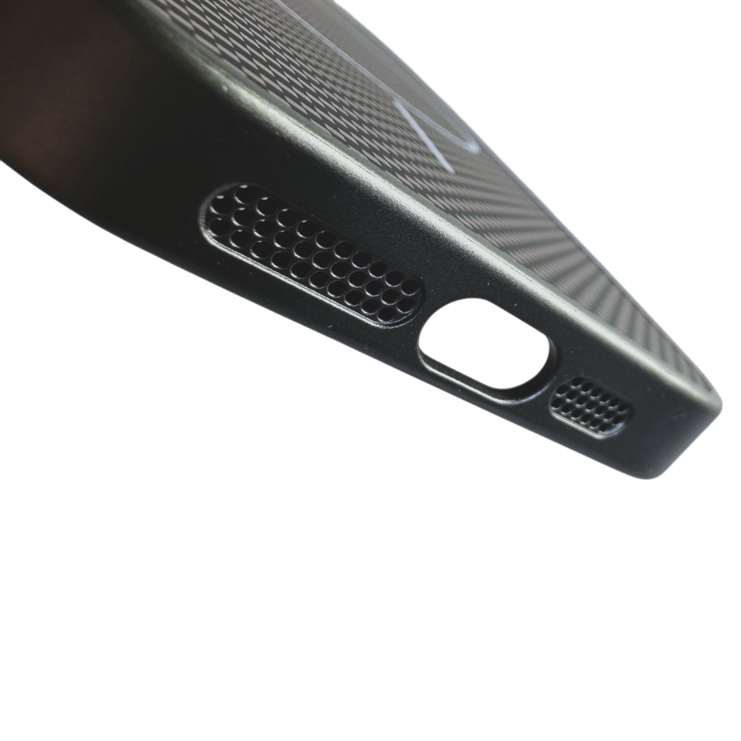 Estuche iShock King Link Heavy Duty con Acabado en Fibra de Carbono y MagSafe para iPhone - Imagen 3